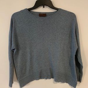 Slightly cropped shirt